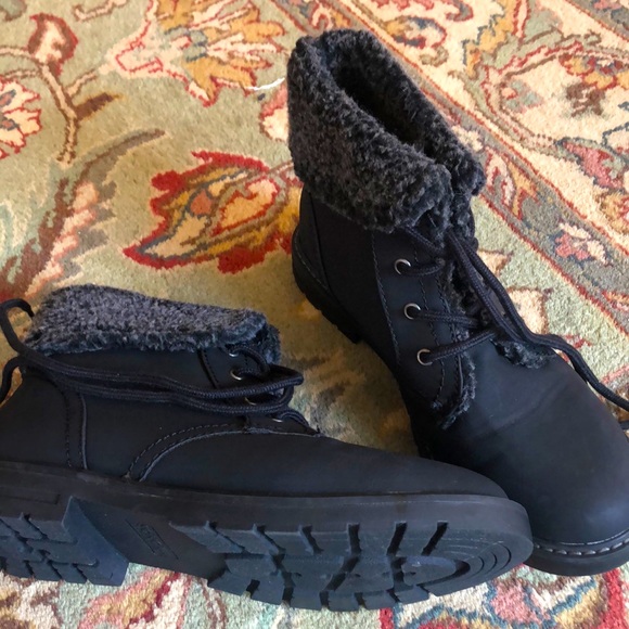 NWOT Sonoma Ortholite Black Furry Boots 8 1/2 - Picture 2 of 7